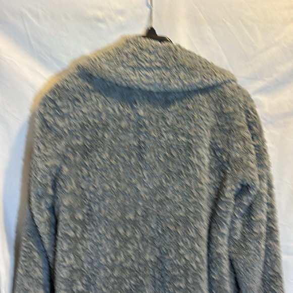 Kenneth Cole faux fur coat - Picture 4 of 6